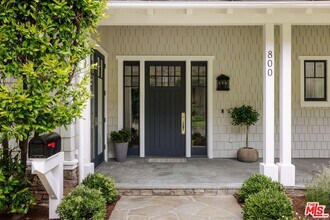 800 Greentree Rd in Los Angeles, CA - Building Photo - Building Photo