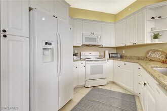 470 Launch Cir in Naples, FL - Building Photo - Building Photo
