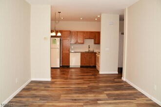 2 Richmond Rd in West Milford, NJ - Building Photo - Building Photo