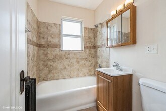 1336 S Austin Blvd in Chicago, IL - Building Photo - Building Photo