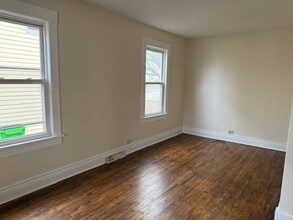 341 11th St SW in Massillon, OH - Building Photo - Building Photo