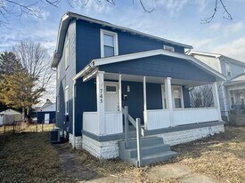 745 S Wayne Ave in Columbus, OH - Building Photo