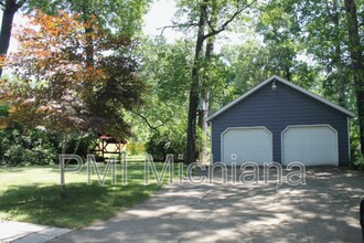 52554 Kenilworth Rd in South Bend, IN - Building Photo - Building Photo