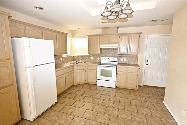 17 West Dr in Edinburg, TX - Building Photo - Building Photo