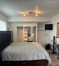 2001 N Park Rd in Hollywood, FL - Building Photo - Building Photo