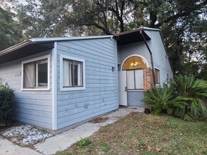 2842 SW 38th Pl in Gainesville, FL - Building Photo - Building Photo