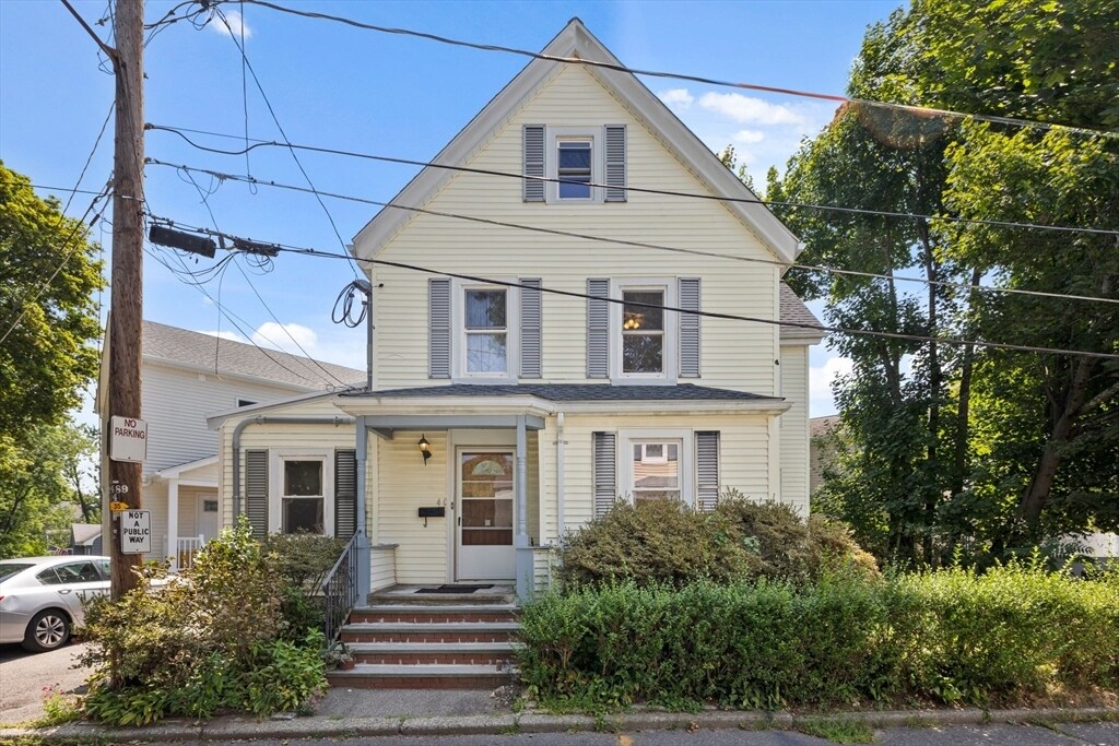 42 Alden Pl in Newton, MA - Building Photo