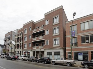1442 W Fullerton Ave in Chicago, IL - Building Photo - Building Photo