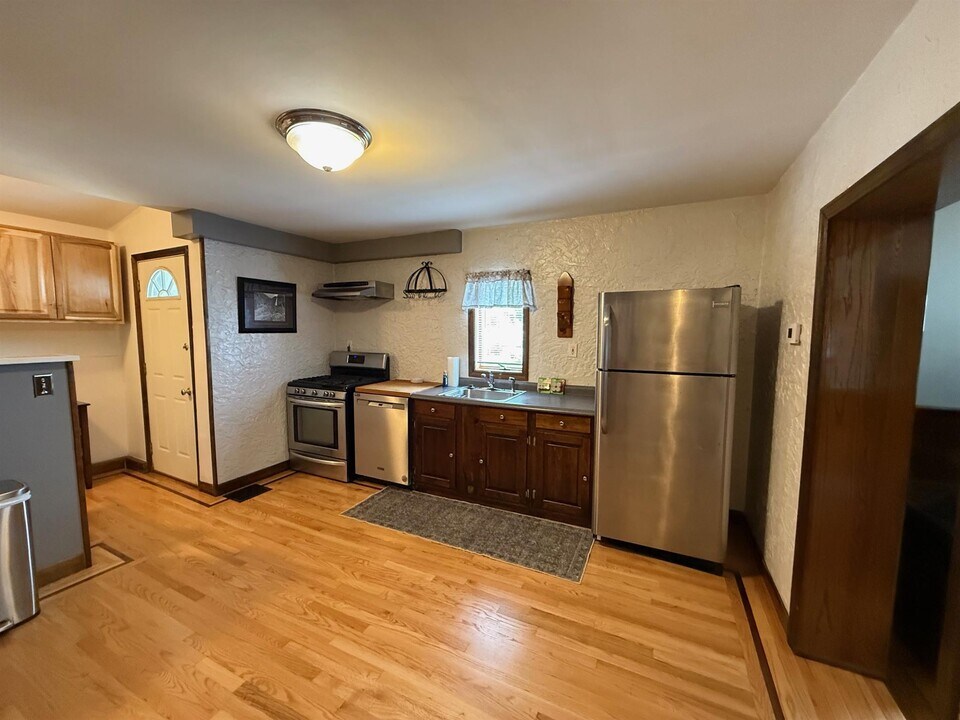 19 Pitman St in Somerville, MA - Building Photo