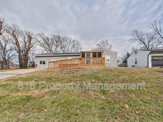 5725 Blue Ridge Blvd in Raytown, MO - Building Photo - Building Photo