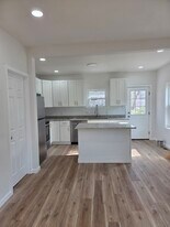 69 W 5th St in Pottstown, PA - Building Photo