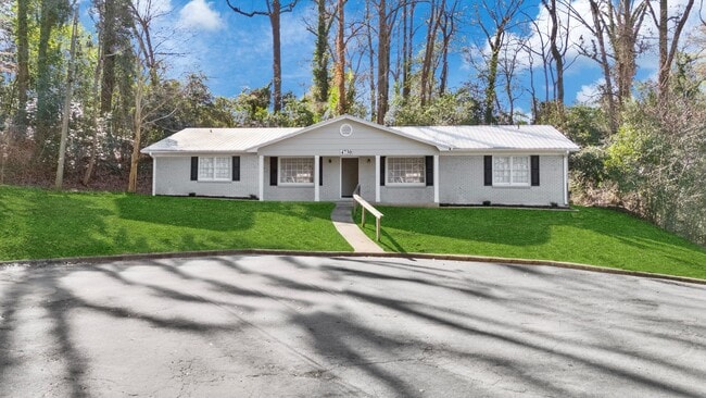 Dogwood Lane Apartments