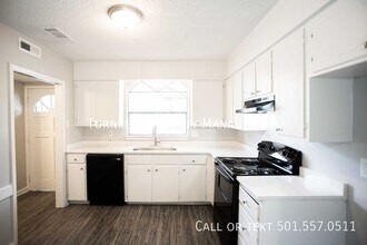 2102 Fendley Dr in North Little Rock, AR - Building Photo - Building Photo