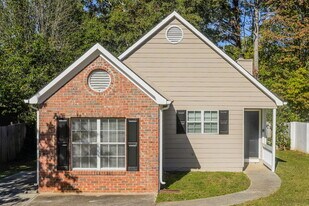 1499 Cain Ct in Douglasville, GA - Building Photo