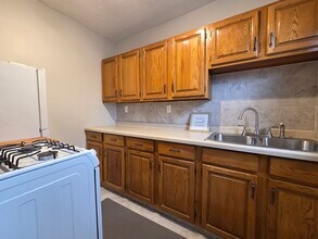 1688 Dayton Ave, Unit Apt 2 in St. Paul, MN - Building Photo - Building Photo