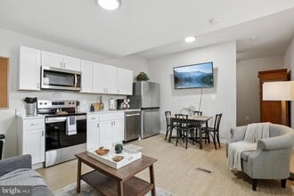 1900 Princess Anne St, Unit 5 in Fredericksburg, VA - Building Photo - Building Photo