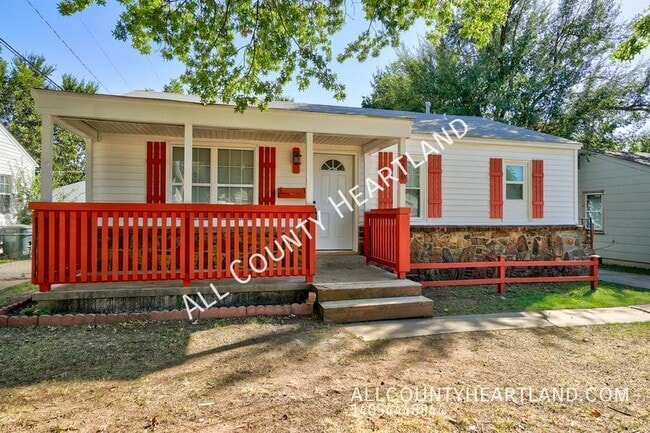 property at 208 W Kittyhawk Dr