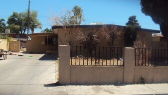 5117 E Sun Valley Dr in Las Vegas, NV - Building Photo