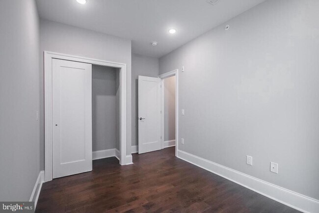 2010 Walnut St in Philadelphia, PA - Building Photo - Building Photo