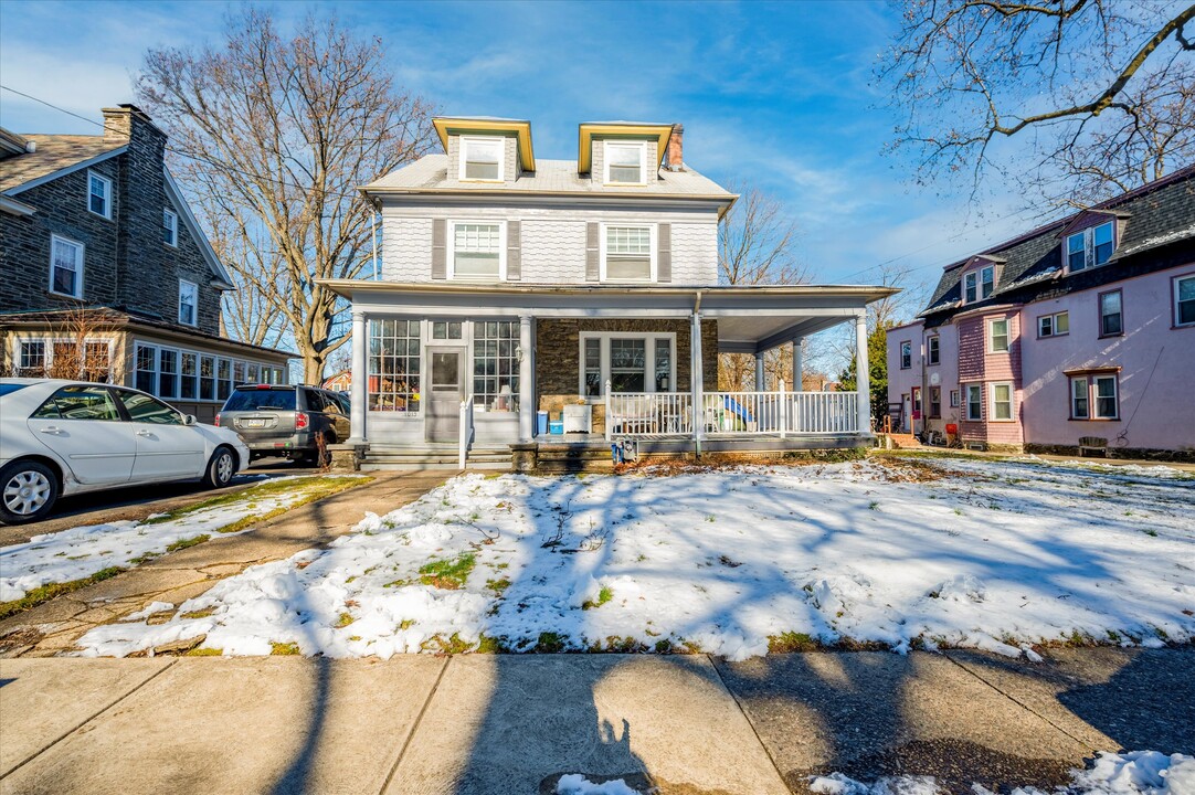 1013 Melrose Ave, Unit 3rd Floor in Melrose Park, PA - Building Photo