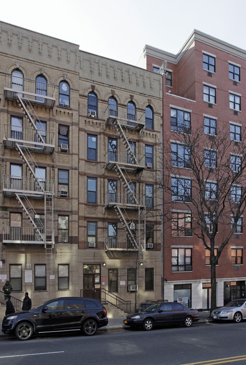 10 E 116th St in New York, NY - Building Photo