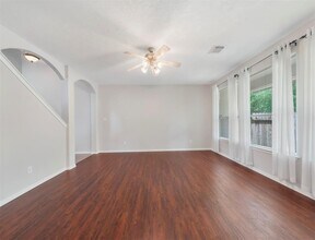 158 W Burberry Cir in Conroe, TX - Building Photo - Building Photo