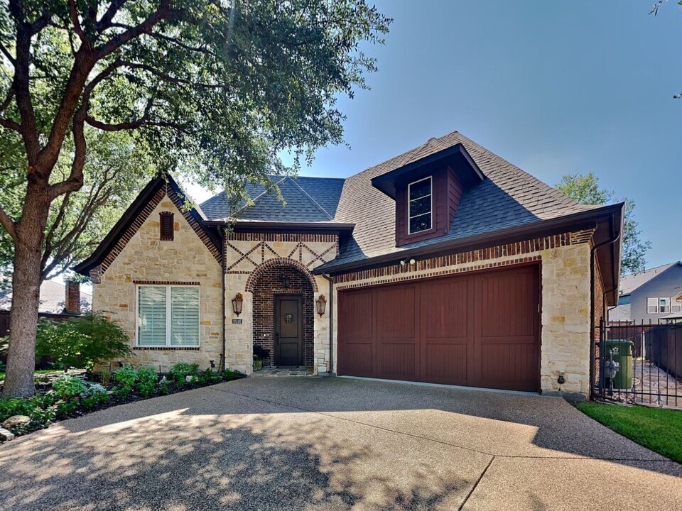 8516 Freedom Way in North Richland Hills, TX - Building Photo
