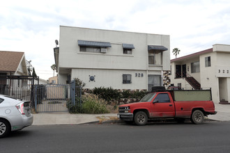 328 N Oxford Ave in Los Angeles, CA - Building Photo - Building Photo