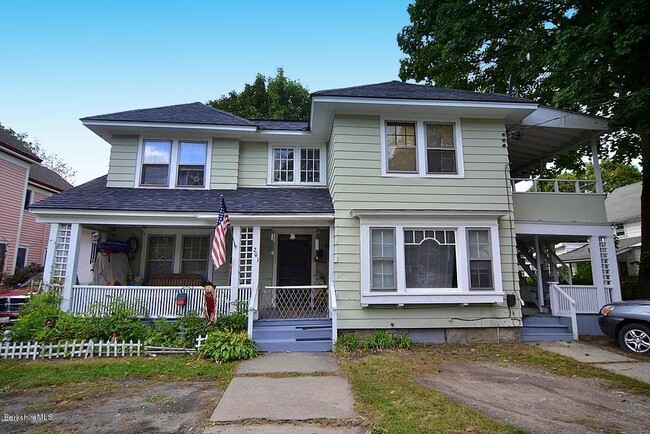 201 2nd St, Unit 201 2nd Street Unit 1 in Pittsfield, MA - Foto de edificio - Building Photo