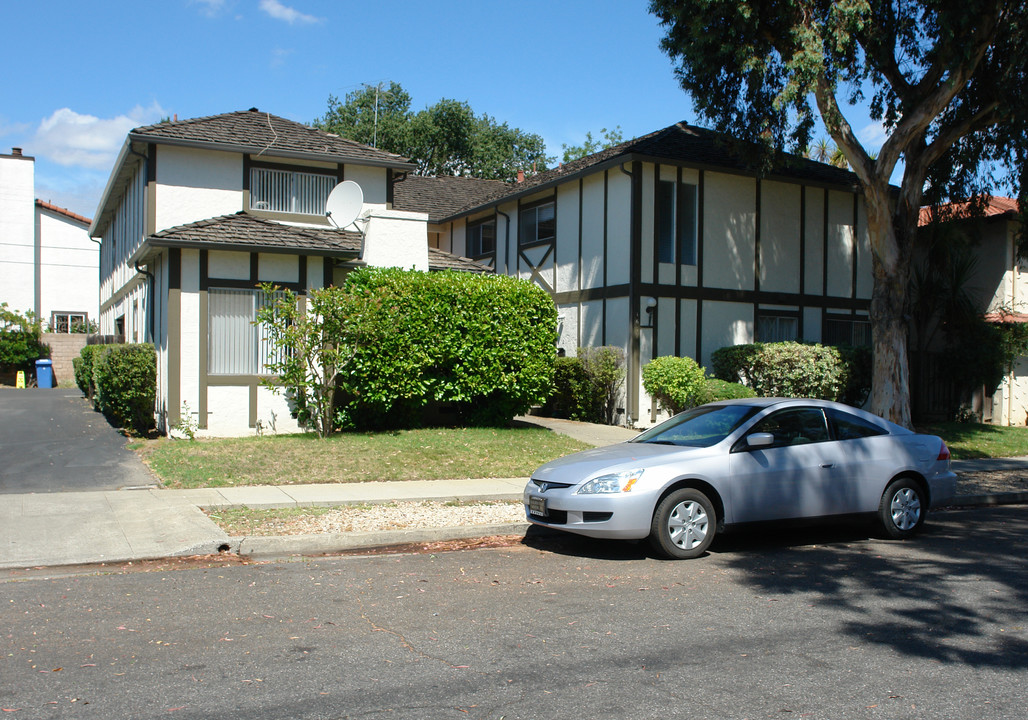 1657 Brookvale Dr in San Jose, CA - Foto de edificio