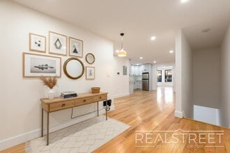 Jefferson in Brooklyn, NY - Foto de edificio - Building Photo