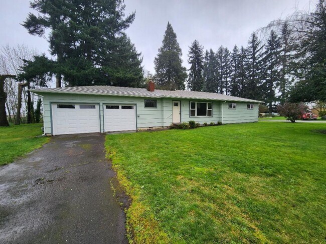 37243 Meredith Dr in Lebanon, OR - Building Photo - Building Photo