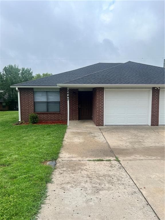 property at 2447 W Yvonne Dr