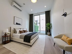 283 S 2nd St, Unit 1 in Brooklyn, NY - Foto de edificio - Building Photo