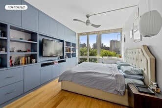 415 E Main St in New York, NY - Foto de edificio - Building Photo