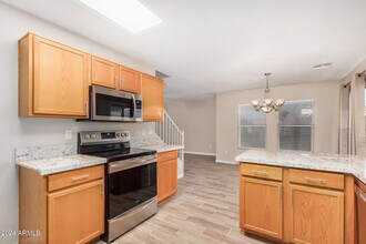 8930 E Yucca St in Scottsdale, AZ - Building Photo - Building Photo