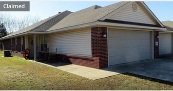 2021 Plum Creek Ln in Alma, AR - Building Photo