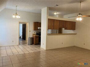 1302 N Bishop St in San Marcos, TX - Building Photo - Building Photo