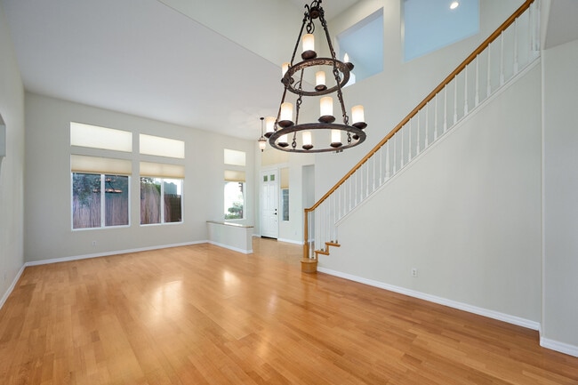 1807 Alta Vista Pl in Camarillo, CA - Building Photo - Building Photo