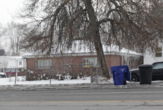 6421-6441 S 1300 E in Salt Lake City, UT - Foto de edificio - Building Photo