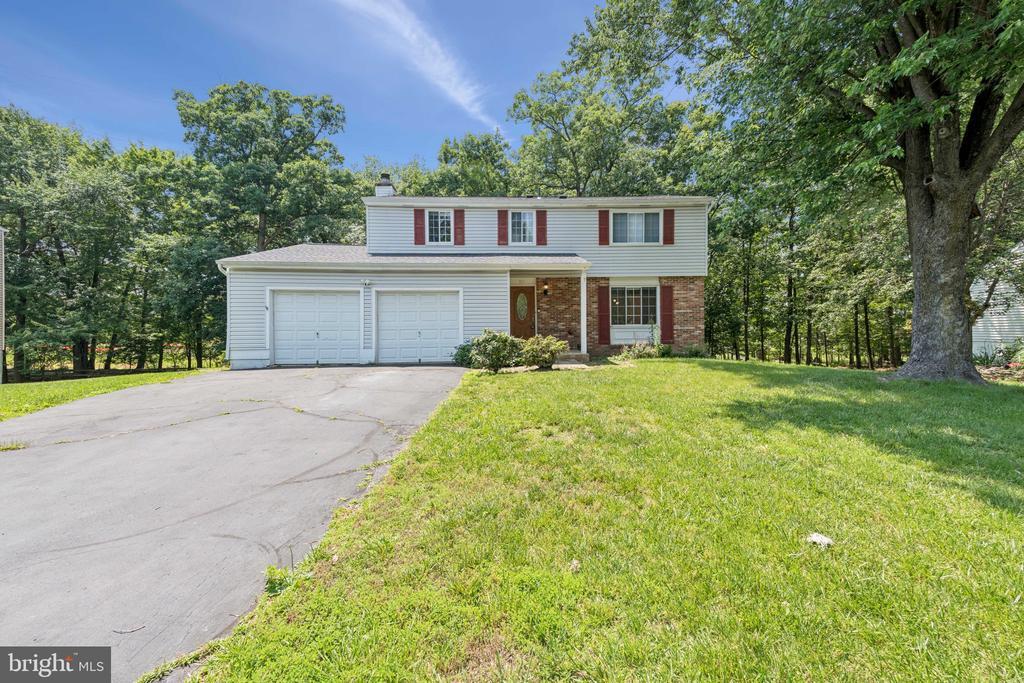 115 S Dickenson Ave in Sterling, VA - Building Photo