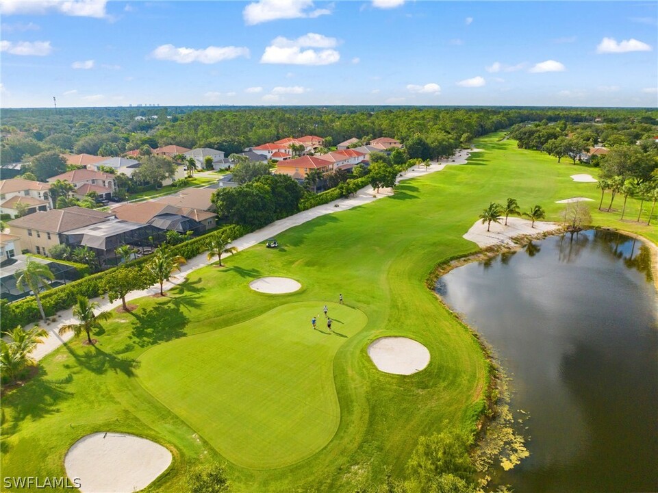 1700 Morning Sun Ln in Naples, FL - Foto de edificio