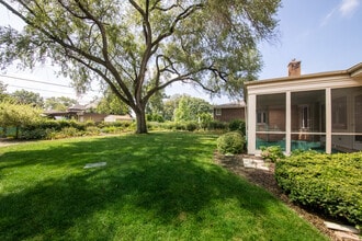 2001 Woodland Ave in Park Ridge, IL - Building Photo - Building Photo