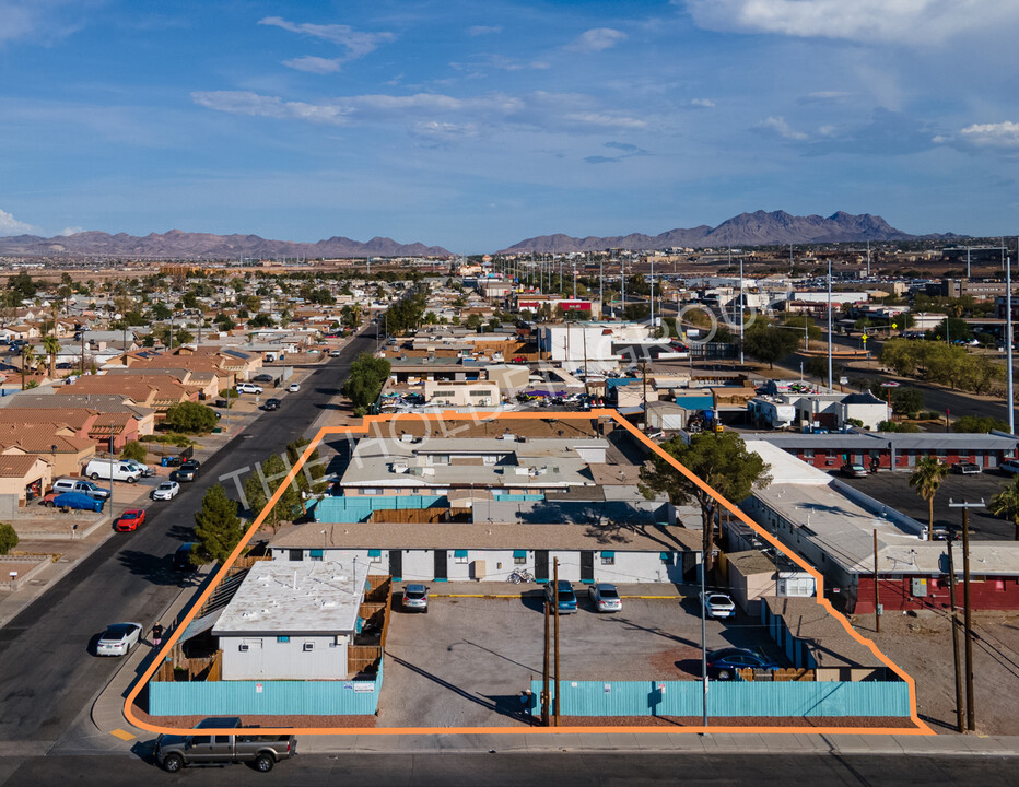 1635 Palm St in Henderson, NV - Building Photo