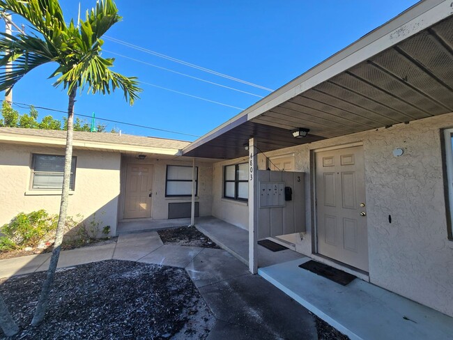 4803 Triton Ct E in Cape Coral, FL - Building Photo - Building Photo