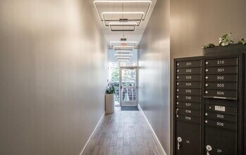 621 S 24th St, Unit 203 in Philadelphia, PA - Building Photo - Building Photo