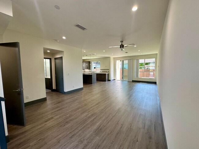6437 W 86th Pl, Unit 08-275J in Los Angeles, CA - Building Photo - Building Photo