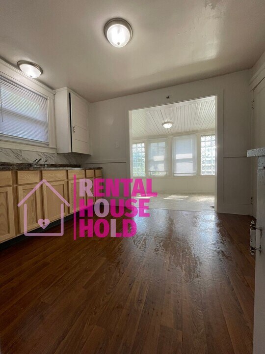 15330 Petoskey Ave in Detroit, MI - Building Photo