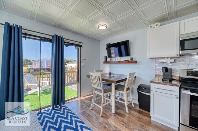 218 Sand Piper Dr in North Topsail Beach, NC - Building Photo - Building Photo