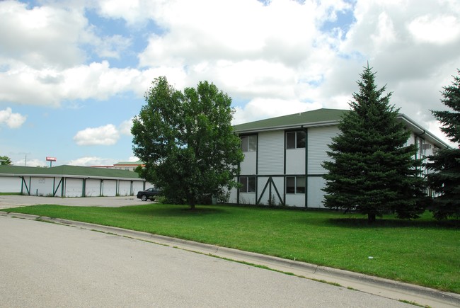 2920 Carrousel Ln in Janesville, WI - Foto de edificio - Building Photo